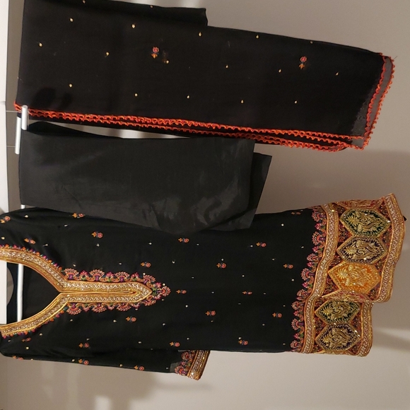 Indian suit - Picture 7 of 8